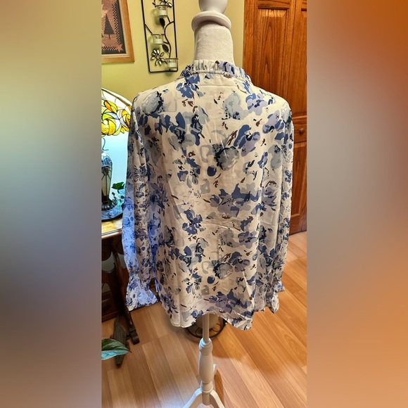 Bohemian Blue And White Women’s Blouse With Bell Sleeves Size Medium Buttons Tie - Picture 2 of 13